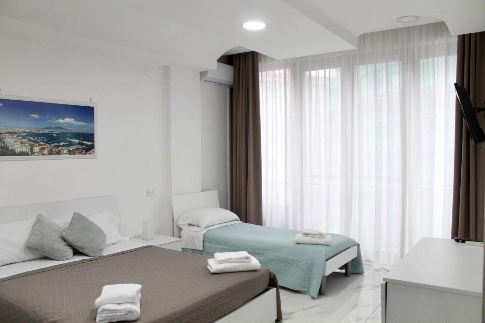 נאפולי B&B Central Rooms 137 מראה חיצוני תמונה