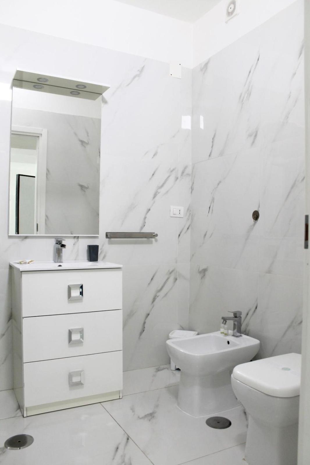 נאפולי B&B Central Rooms 137 מראה חיצוני תמונה